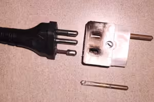 Não Use Adaptadores em Tomadas de 20A Risco do uso de adaptadores em tomada de 20A, dica de eletricista residencial
